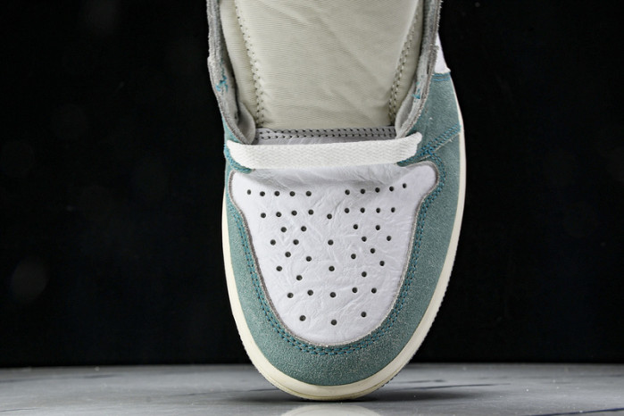 Air Jordan 1“Neutral Grey” 555088-311