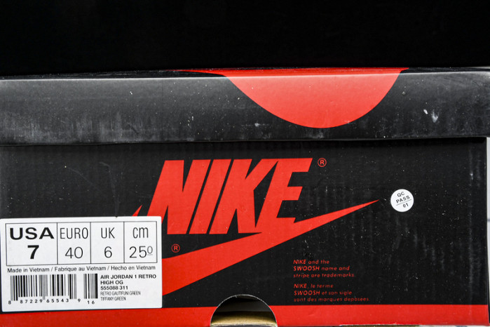 Air Jordan 1“Neutral Grey” 555088-311
