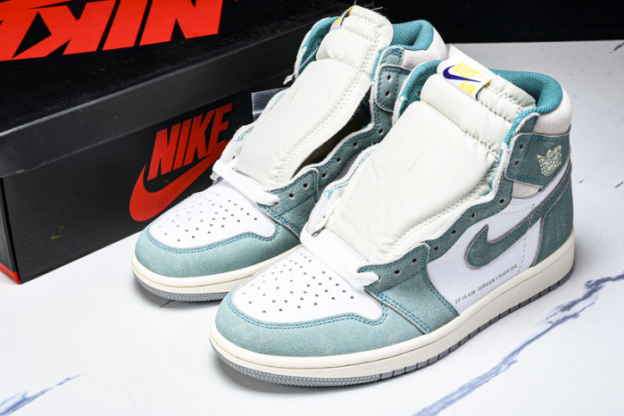 Air Jordan 1“Neutral Grey” 555088-311
