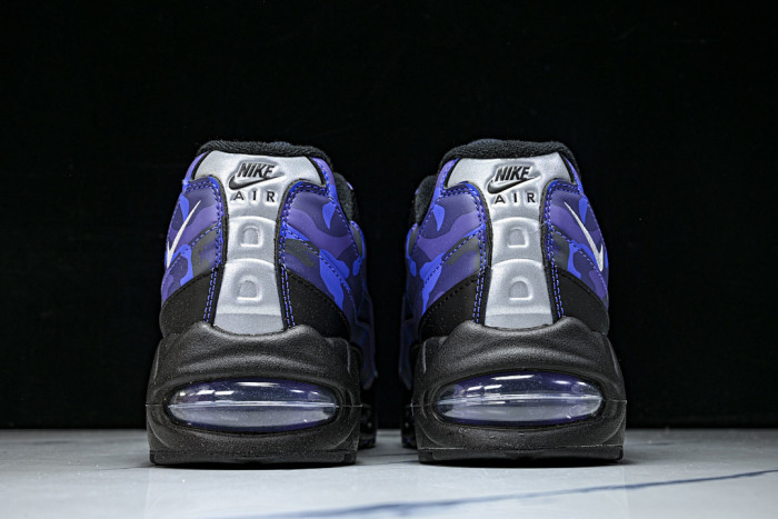 Undefeated x Nike Air Max 95 SP HQ1973-500