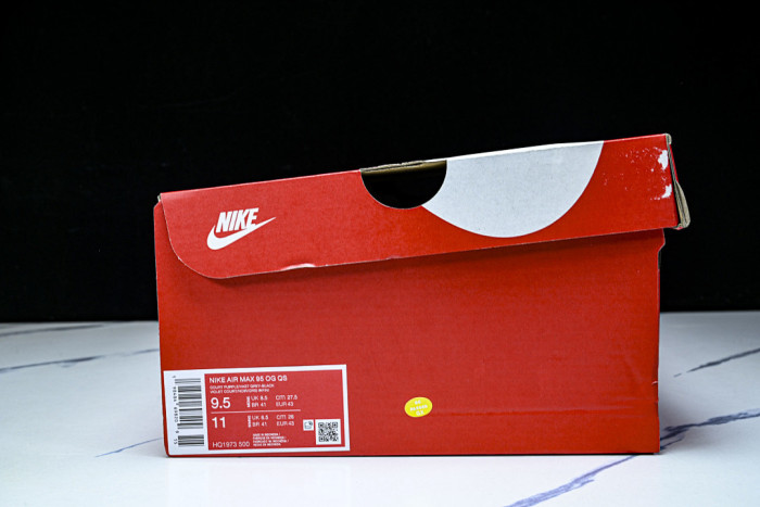 Undefeated x Nike Air Max 95 SP HQ1973-500