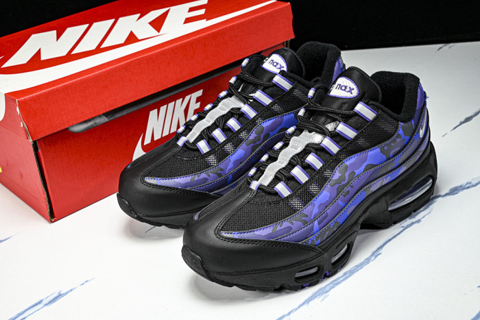 Undefeated x Nike Air Max 95 SP HQ1973-500