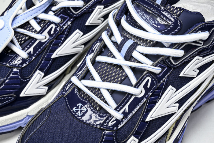 C/O​ SNEAKERS CO-042