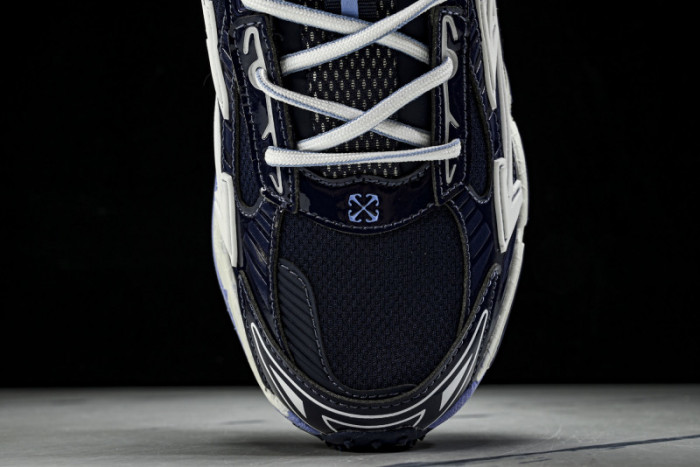 C/O​ SNEAKERS CO-042