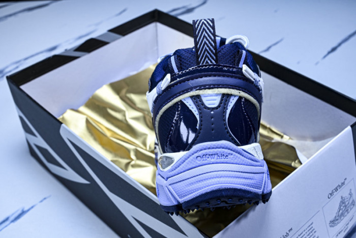 C/O​ SNEAKERS CO-042