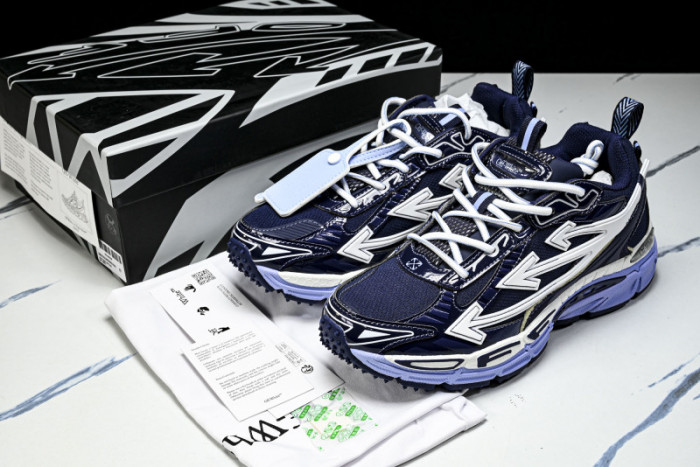 C/O​ SNEAKERS CO-042