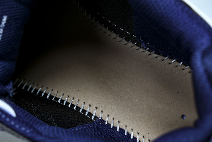 C/O​ SNEAKERS CO-042