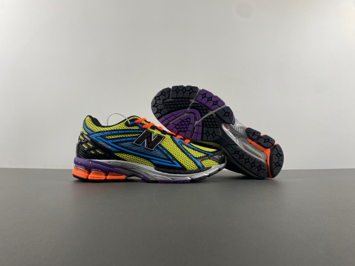 NEW BALANCE M1906RDS