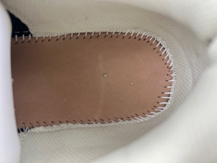 C/O​ SNEAKERS CO-051