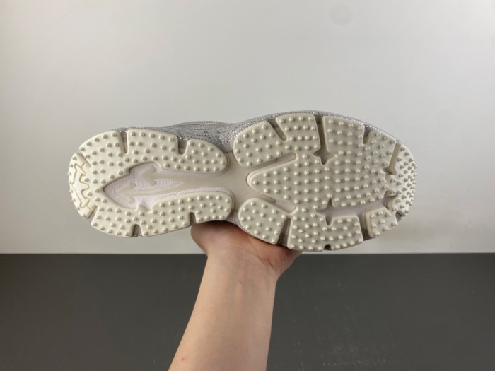C/O​ SNEAKERS CO-077