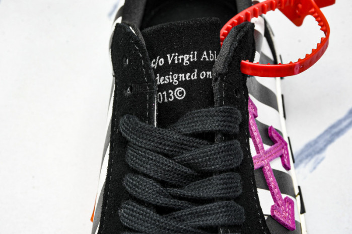 C/O​ SNEAKERS CO-040