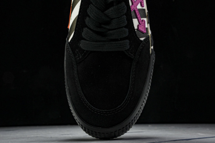 C/O​ SNEAKERS CO-040