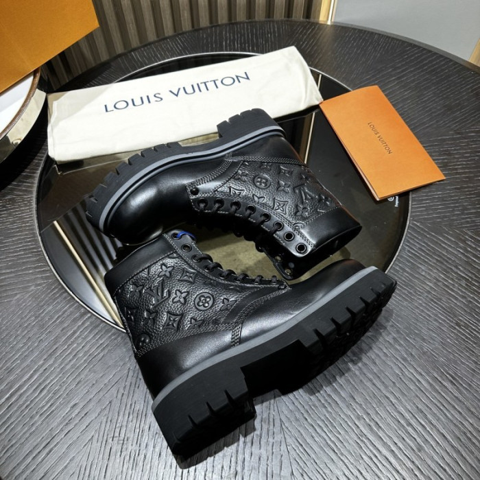 L**V**T* BOOTS LVTBS-038