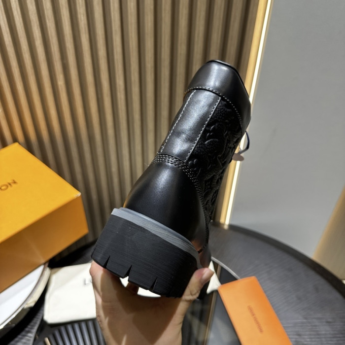 L**V**T* BOOTS LVTBS-038