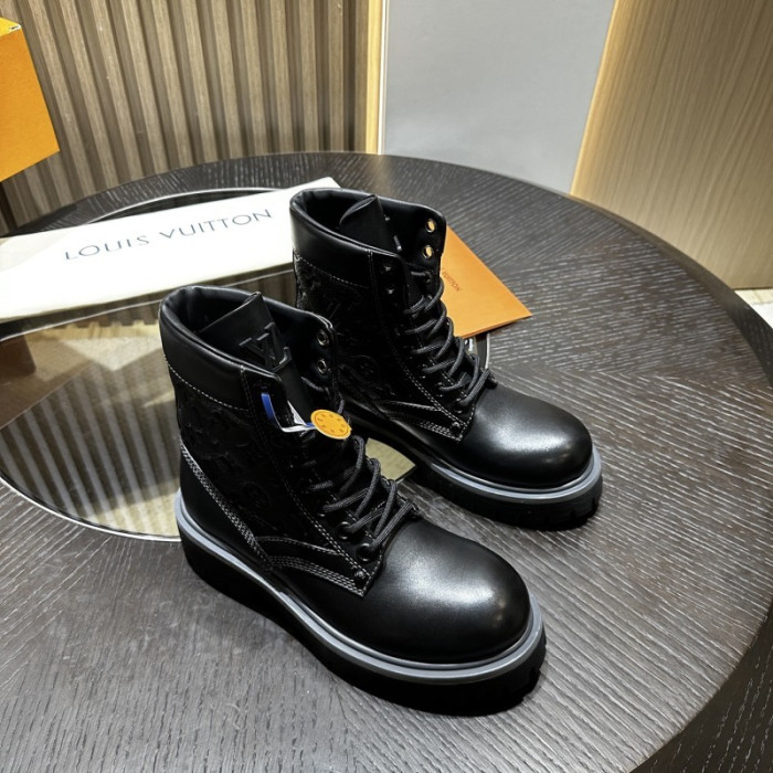 L**V**T* BOOTS LVTBS-038