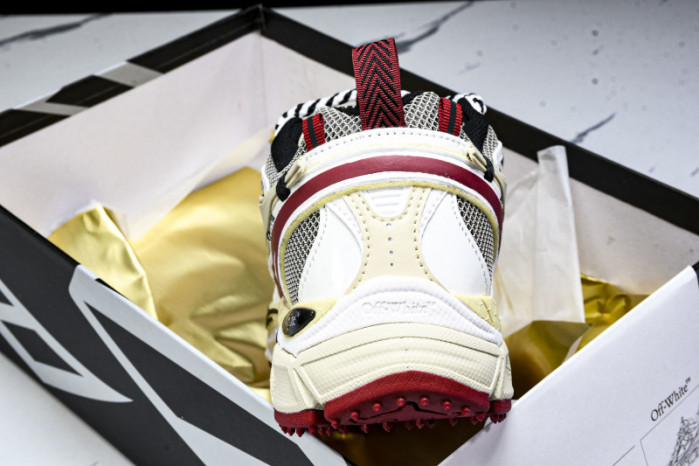 C/O​ SNEAKERS CO-039