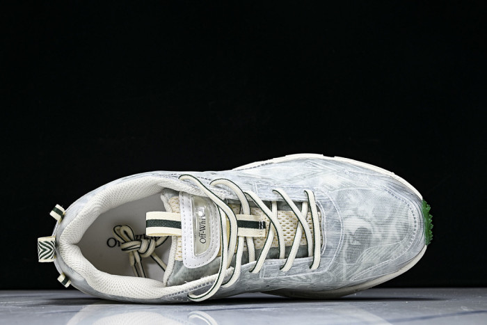 C/O​ SNEAKERS CO-074