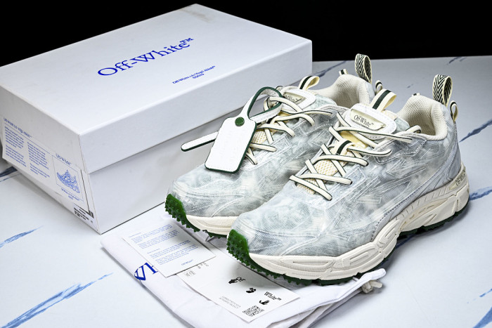 C/O​ SNEAKERS CO-074