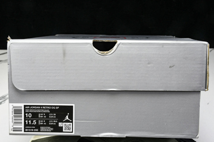 UNDEFEATED x Air Jordan 4 OG IB1519-200