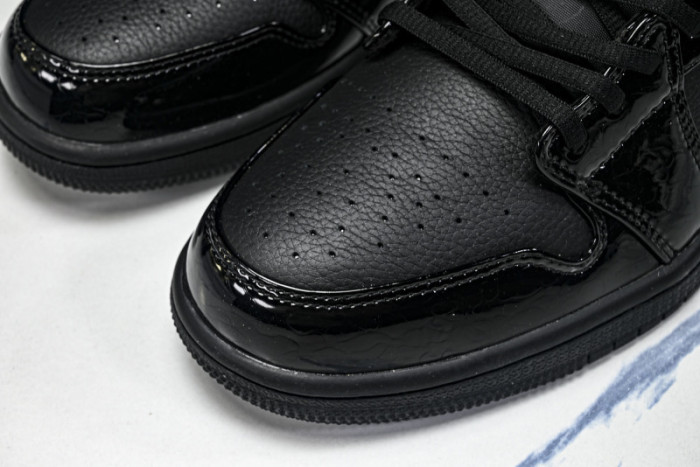 Air Jordan 1 Low HJ7743-010