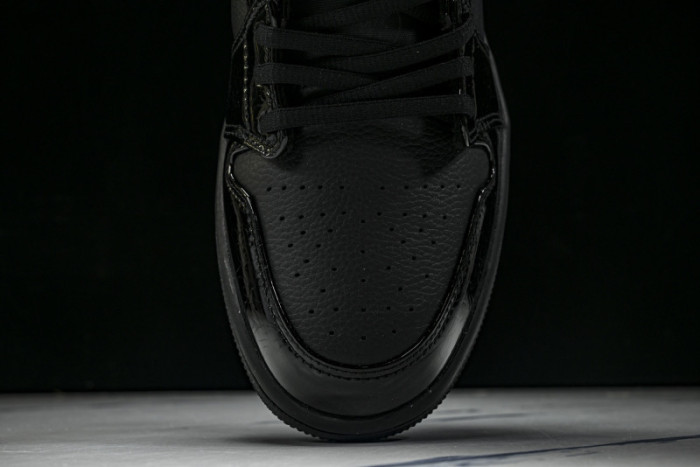 Air Jordan 1 Low HJ7743-010