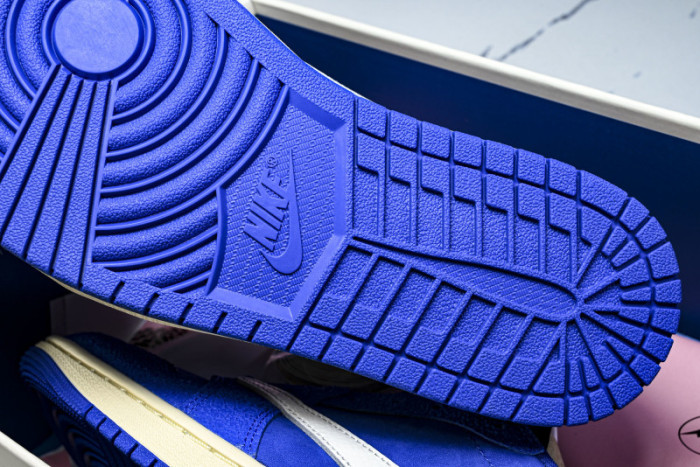 Travis Scott x Air Jordan 1 Low OG DM7866-400