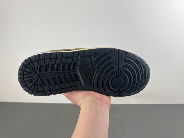 Travis Scott x OFF-WHITE x Jordan Air Jordan 1 IQ5321-121