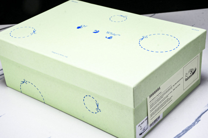 C/O​ SNEAKERS CO-035