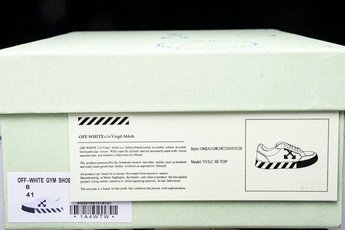 C/O​ SNEAKERS CO-035