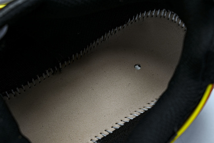 C/O​ SNEAKERS CO-073