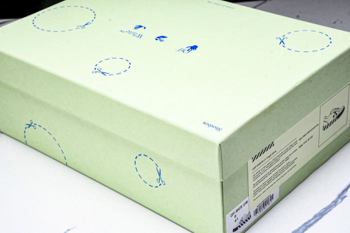 C/O​ SNEAKERS CO-034