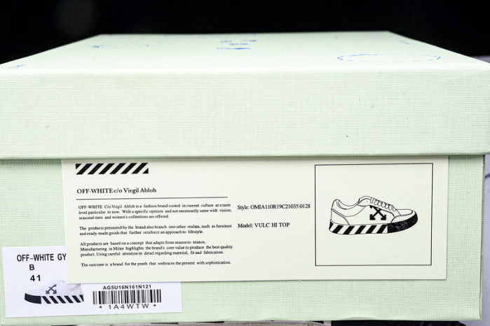 C/O​ SNEAKERS CO-034