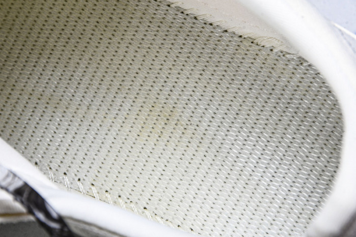 C/O​ SNEAKERS CO-034