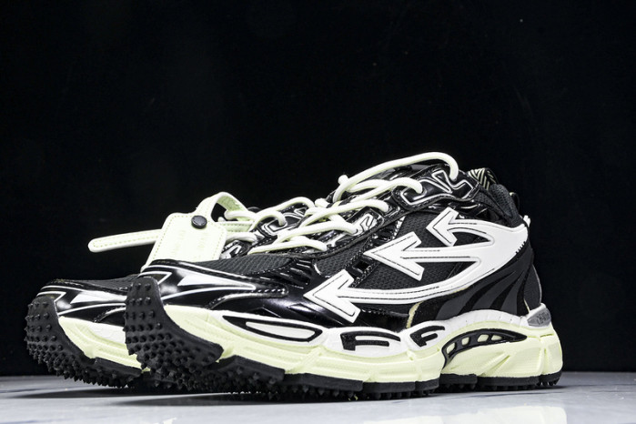 C/O​ SNEAKERS CO-033