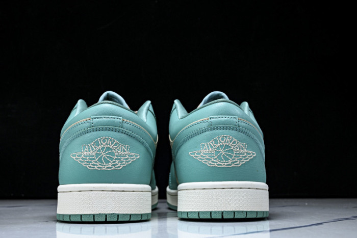 Air Jordan 1 Low DC0774-131