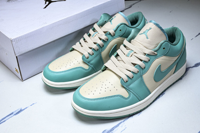 Air Jordan 1 Low DC0774-131