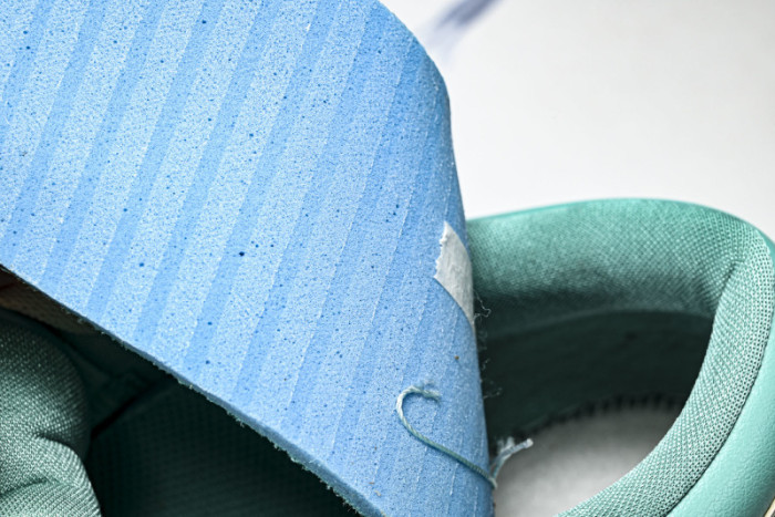 Air Jordan 1 Low DC0774-131