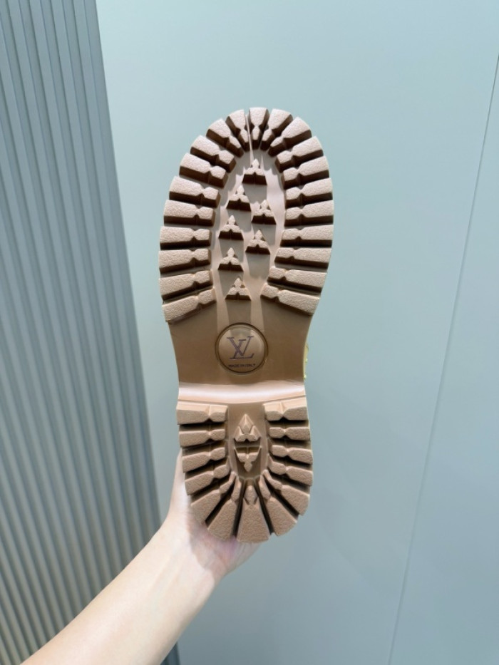 L**V**T* BOOTS LVTBS-050