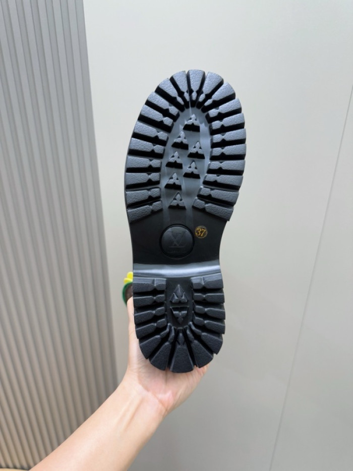 L**V**T* BOOTS LVTBS-053