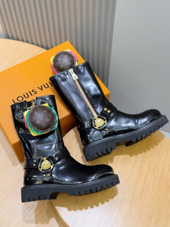 L**V**T* BOOTS LVTBS-053