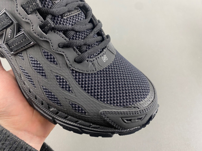 NEW BALANCE U9060FWD