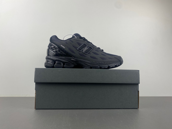 NEW BALANCE U9060FWD