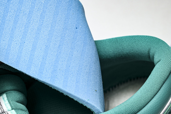 Air Jordan 1 Low DC0774-132