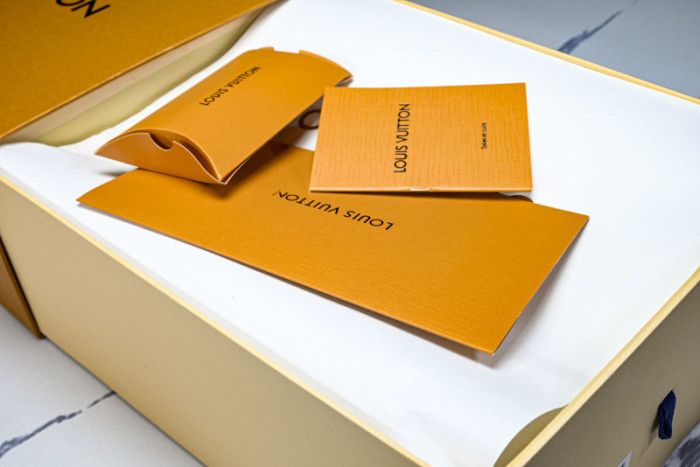 LOU VUIT RUN AWAY LVRA-014