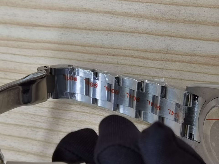WATCH-004