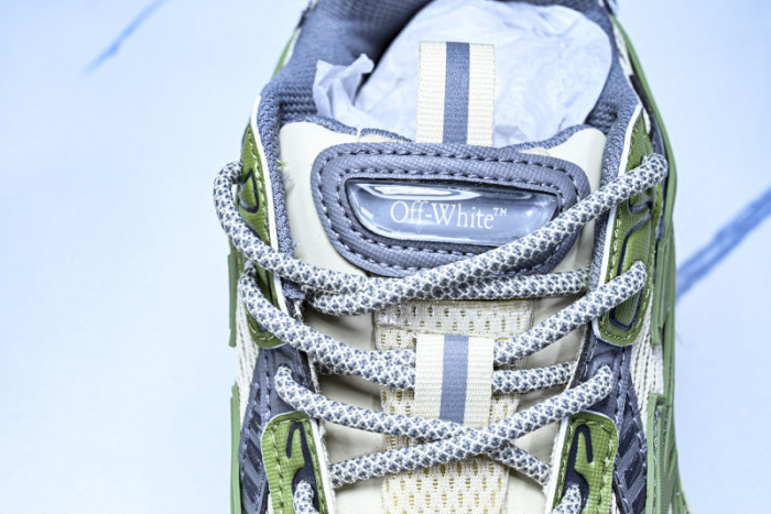 C/O​ SNEAKERS CO-045