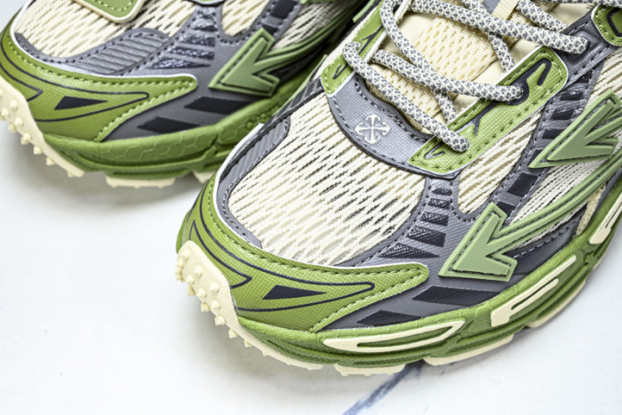 C/O​ SNEAKERS CO-045