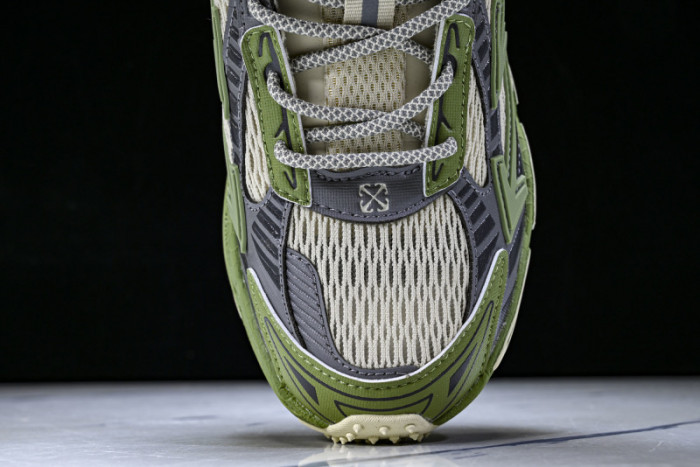 C/O​ SNEAKERS CO-045