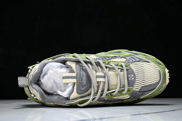 C/O​ SNEAKERS CO-045