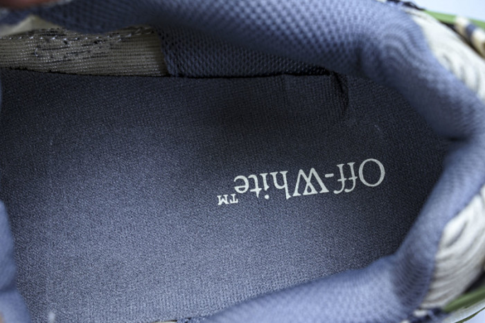 C/O​ SNEAKERS CO-045